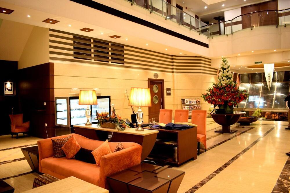 Hotel Royal Cliff Kanpur Exterior foto